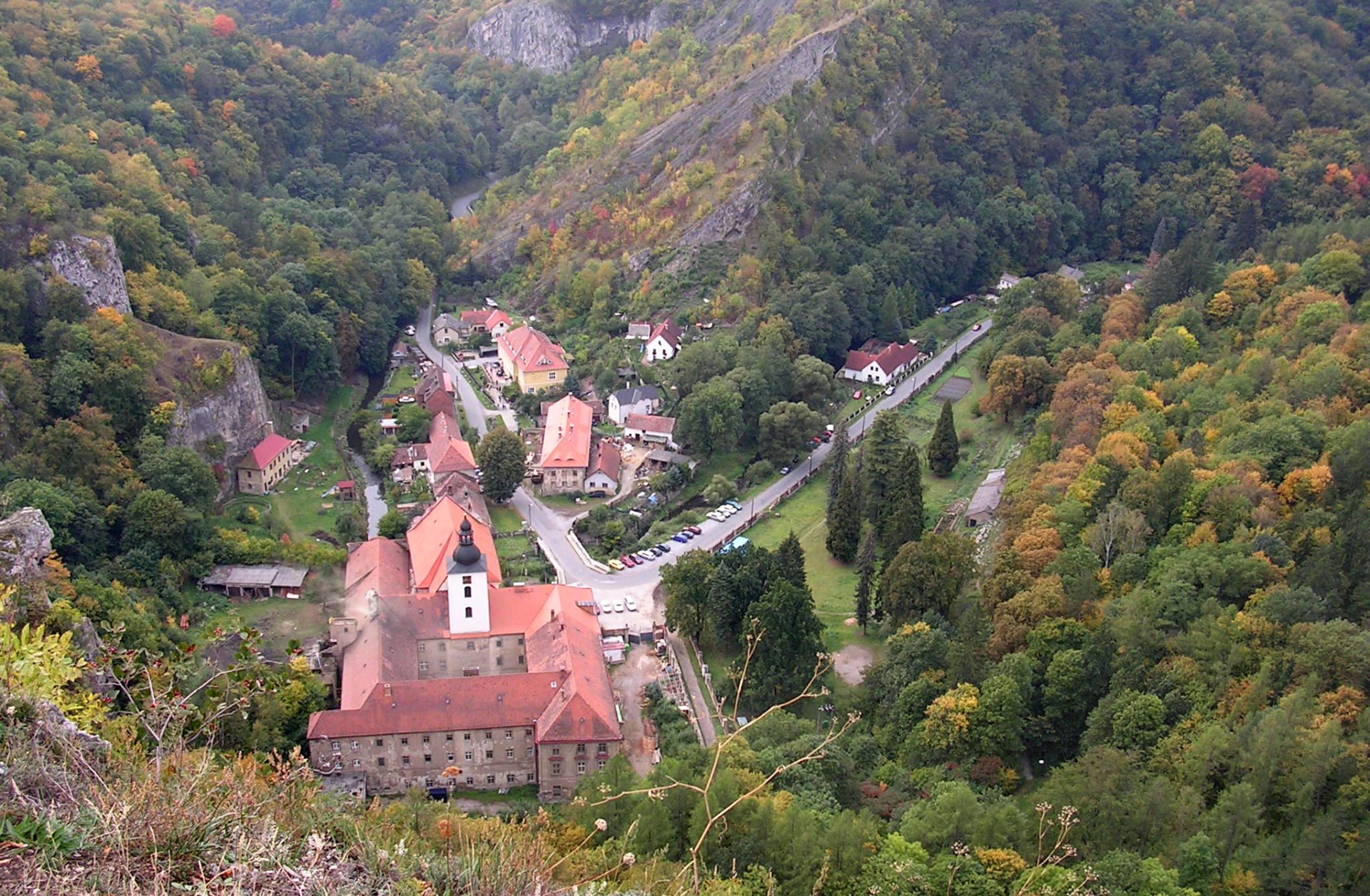 Svatý Jan pod Skálou pohľad zo skaly